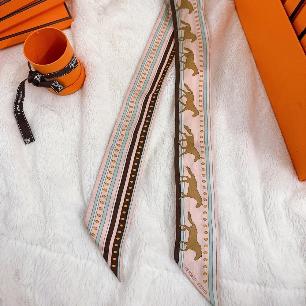 HERMES🍊 Twilly - pink/horse - Picture 3 of 7